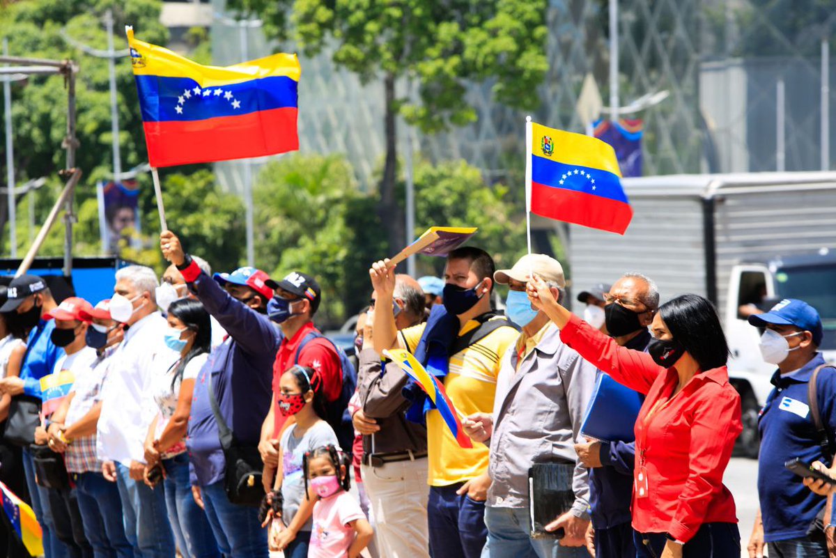 Con cuánta energía vivió el pueblo caraqueño y toda la Patria la emoción histórica de la llegada del Libertador a la ciudad que lo vio nacer ¡Agradezco a quienes lo hicieron posible! ¡Aplausos para ustedes y para todo el equipo del Plan Caracas Patriota, Bella y Segura!¡Seguimos!
