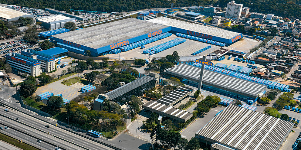 TranspCarretero's tweet photo. EXPOCARGA 2021: BRASPRESS, una de las mayores empresas del sector logístico brasileño, confirmó su presencia en la exposición. https://t.co/PGsz5UrvjC https://t.co/kzAGnHRyBG