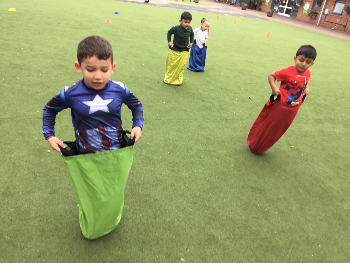 BirchesGreenPri's tweet image. Nursery developing their future Olympian skills. Well done everyone for taking part and trying your best.
#SportsDay2021 
#WeAreBirchesGreen
#FunWasHadByAll