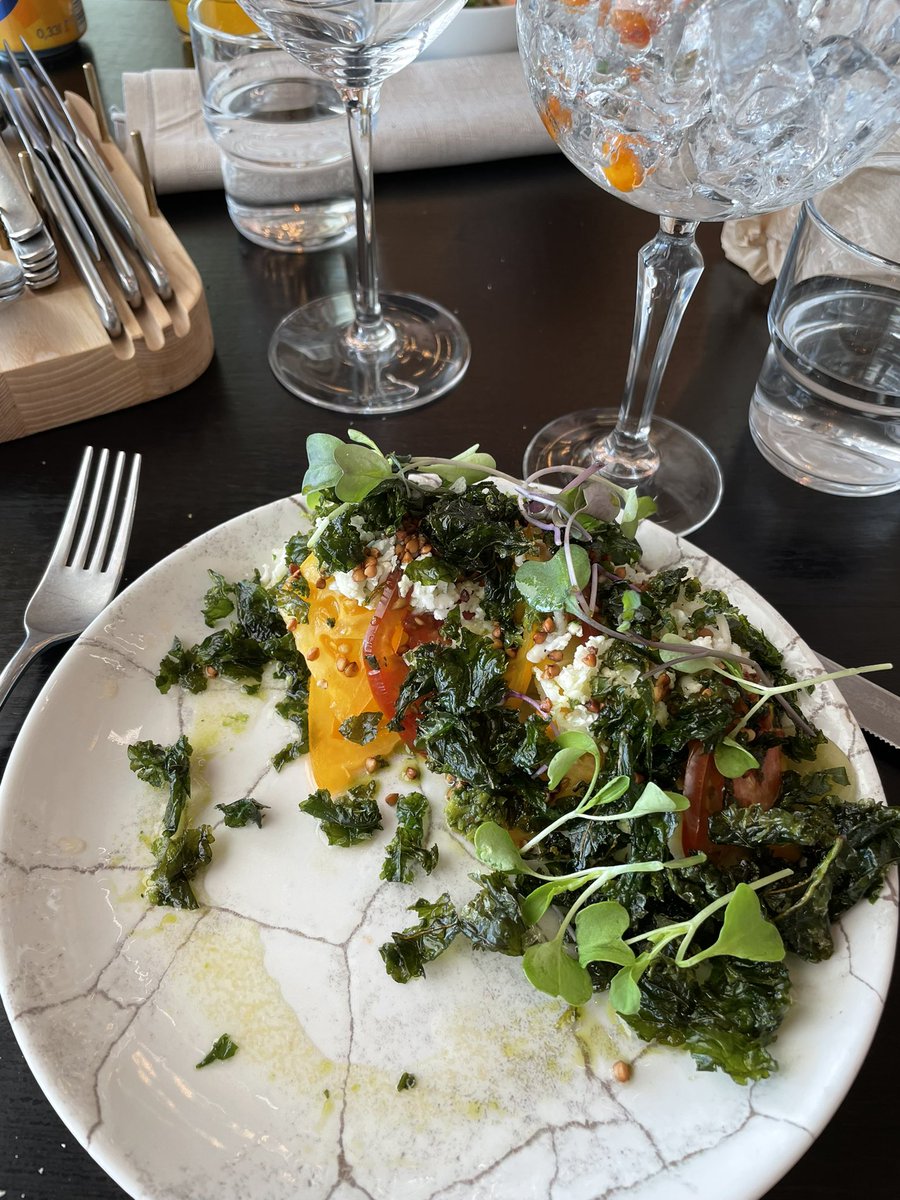 timoharju's tweet photo. Kyllä suosittelen ravintola Hejm Vaasassa, ihana ruoka ja palvelu! Täällä nähdään vaivaa hyvän ravintolakokemuksen tarjoamiseksi. #ravintolahejm https://t.co/awjnXNJqIQ https://t.co/HrKOAKlYHs
