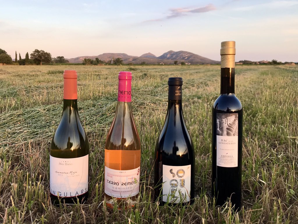 arrelsdelvi's tweet photo. Arrels del Vi, 10 i 11 de juliol a St Martí d’Empúries, premia els millors vins de la @DOEmporda 

BLANC: Mas Llunes, Singulars Garnatxa Roja 2019
ROSAT: Terra Remota, Caminito 2020 
NEGRE: Vinyes dels Aspres, Soques 2016
DOLÇ: Vinyes dels Aspres, Bac de les Ginesteres https://t.co/8S9ZNabtdj