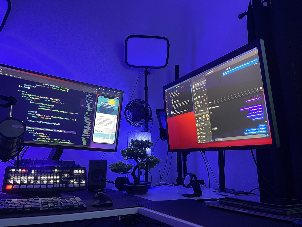thedevme's tweet image. I feel like I am tweaking my desk everyday. But I’m starting to settle in on this layout. Loving the #macminim1 everyday I use it.