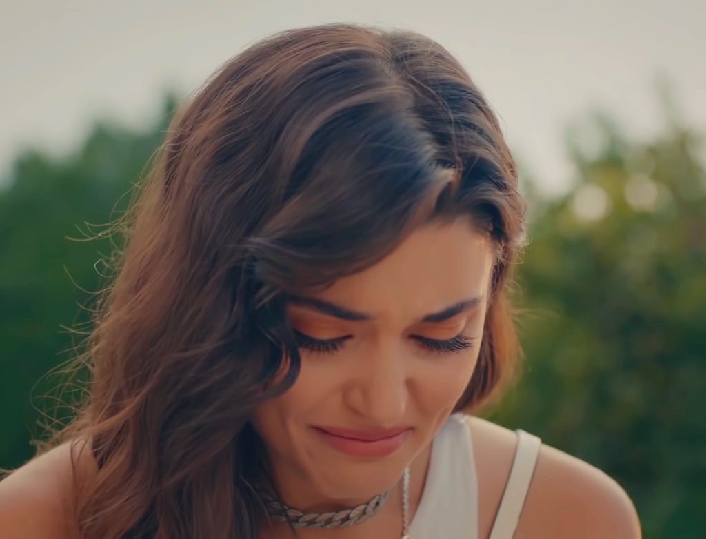 zaynsbursin's tweet photo. Luchó tanto y al final lo terminó consiguiendo, muy orgullosa de ti Eda Yildiz.

#iyikidoğdunkızım https://t.co/JyOu3knq3N