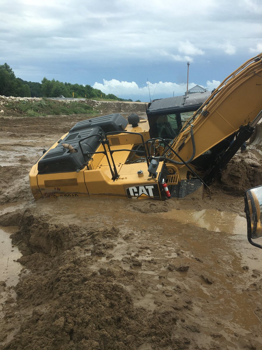 hackman_sam's tweet image. Trying to patch a blown out creek levee. Got a little hairy.. ⁦@KWilmsmeyer⁩ #sendit