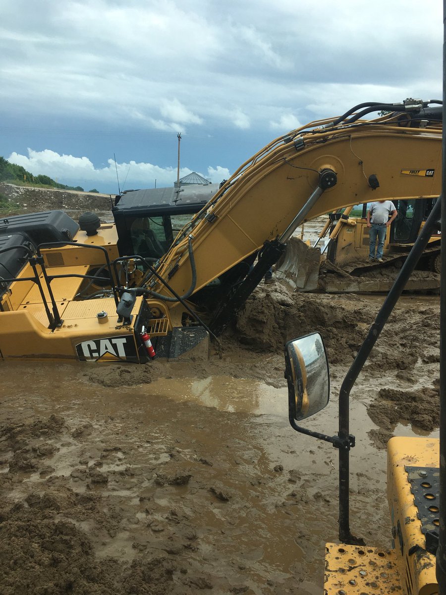 hackman_sam's tweet image. Trying to patch a blown out creek levee. Got a little hairy.. ⁦@KWilmsmeyer⁩ #sendit