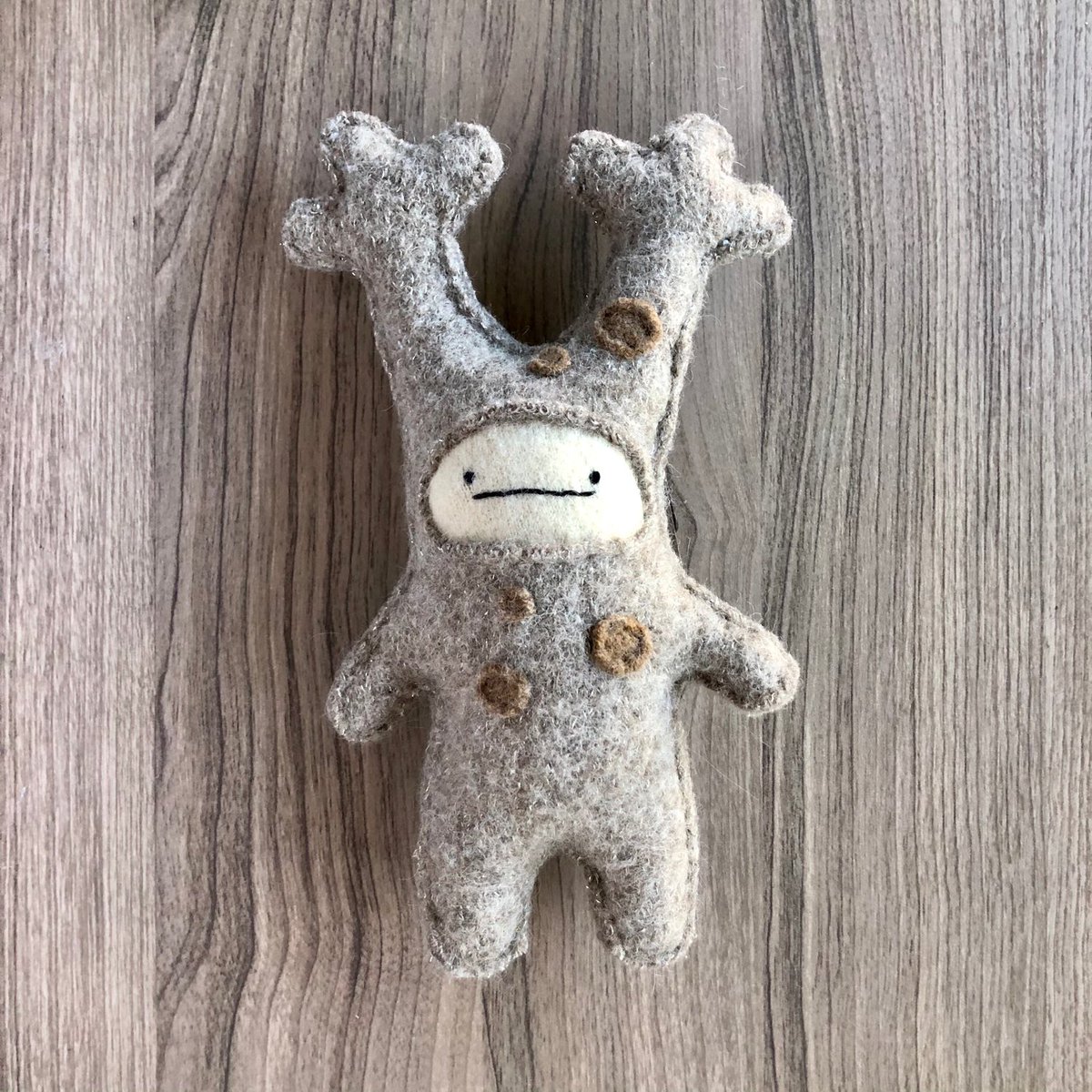 sighfoo's tweet photo. Antler Strange Foo - Made from #upcycled sweaters. https://t.co/nl6IyboOul #plushie #kawaii #creepycute #ecofriendly https://t.co/NOWkidzgOi https://t.co/C0uY5PvCti