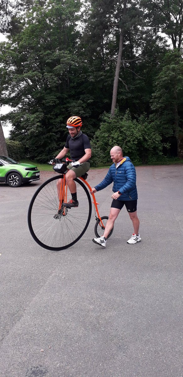 The joy of riding a bike! Being able to stop instantly when you spot a nice guy with an orange Penny Farthing just outside Lockerbie. Dean Williams is riding 350 miles on this, great work! 

My first ever try on one, hooked! 

You can support him here: justgiving.com/fundraising/hi…