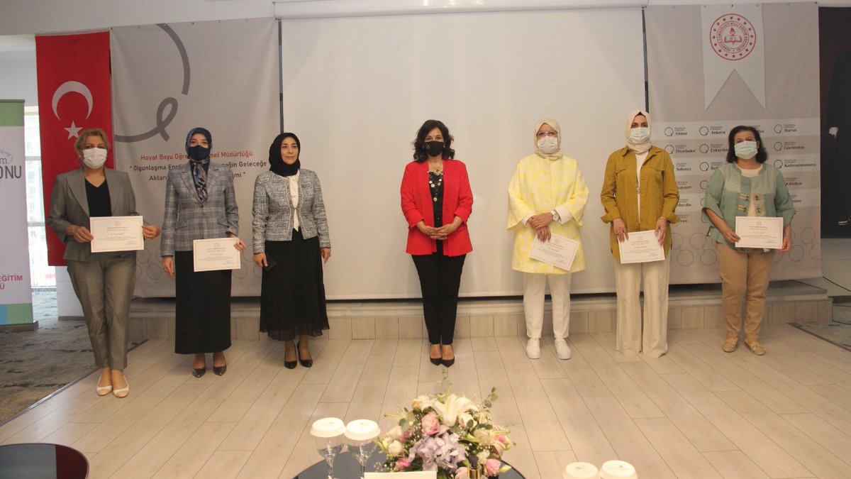 “Olgunlaşma Enstitülerinin Geleneğin Geleceğe Aktarılmasındaki Rolü ve Önemi” Çalıştayı Millî Eğitim Bakanımız Sayın Ziya Selçuk'un eşi Rana Selçuk’un katıldığı belge töreni ile tamamlandı. 
Emeği geçen herkese teşekkür ederiz. <a href="/tcmeb/">Millî Eğitim Bakanlığı</a> <a href="/ziyaselcuk/">Ziya Selçuk</a> @bursailmem <a href="/bursabuyuksehir/">Bursa Büyükşehir Belediyesi</a>