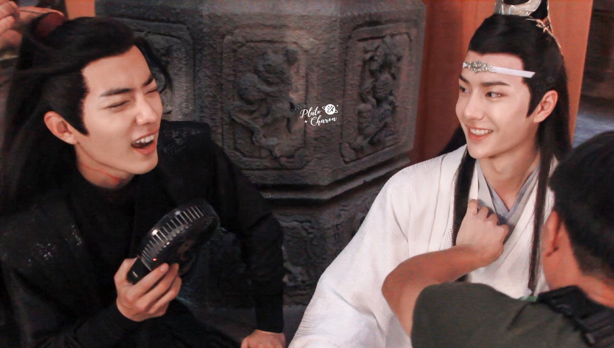 DaisyForYibo's tweet photo. คิดมาสองปีละ แบบ ป๋อเคยมานั่งดูรูปพวกนี้มั้ย เคยมานั่งมองหน้าตัวเองมั้ย ว่ายิ้มแบบไหน ยิ้มทำไม ยิ้มอะไร บ้าจริงง 😳😳 https://t.co/mZ6oF6AXgt