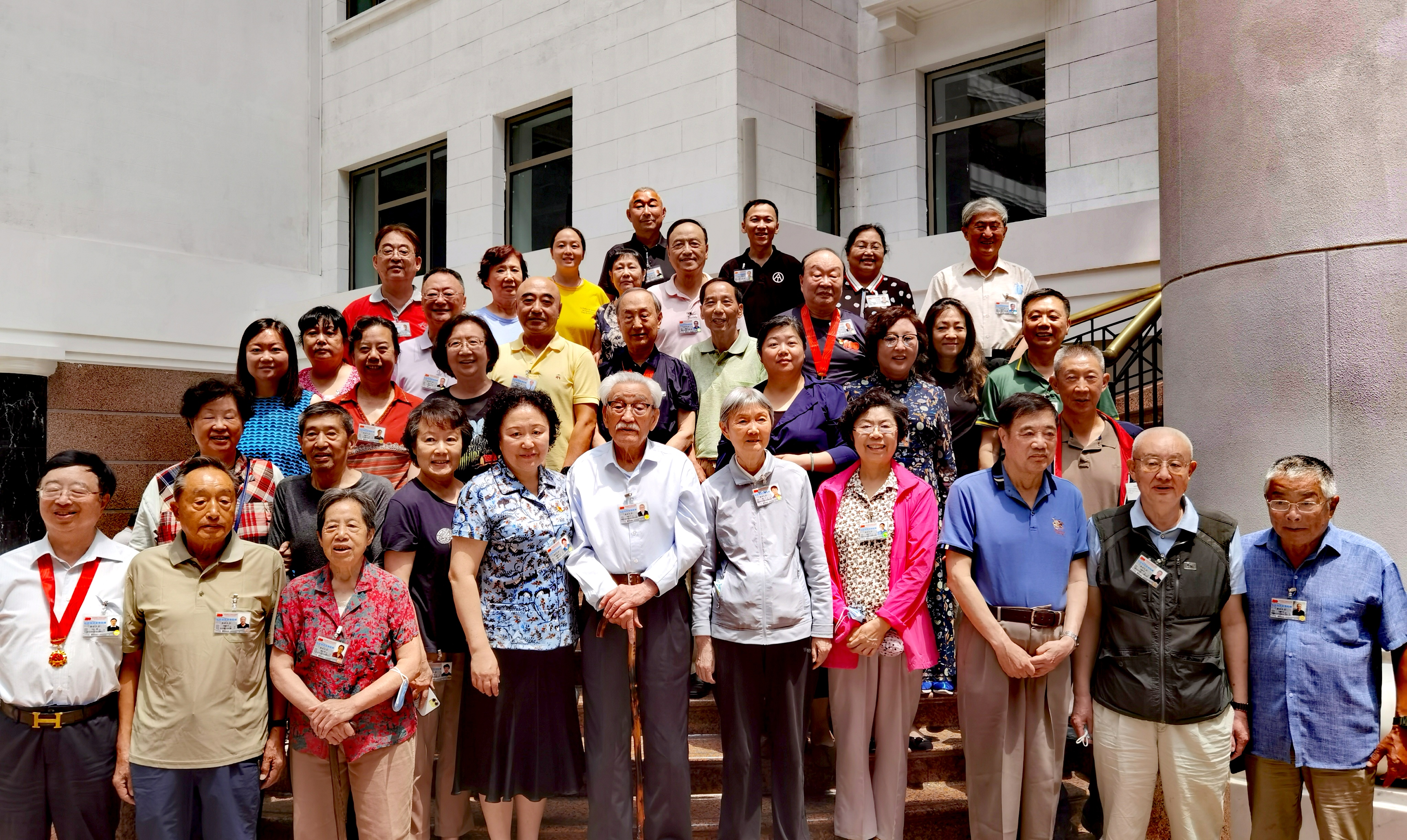 太子党分乘12辆车进天安门观礼台，百年祸国庆典原来是红色股东大会