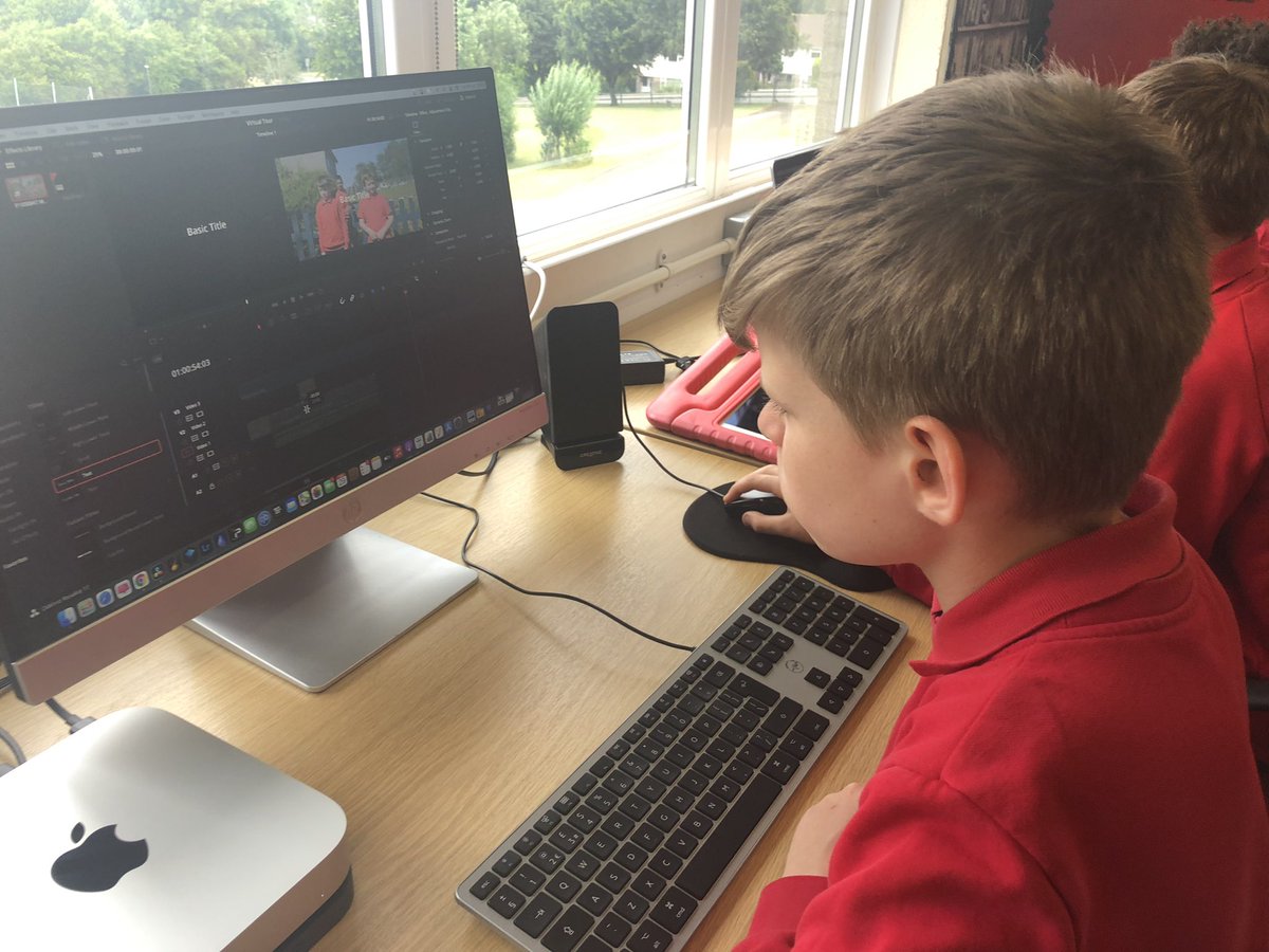Llan_Prim_Sch's tweet photo. It’s time to edit our virtual tour #LearningNewSkills using Davinci Resolve Studio software. Thank you to our creative practitioner @JamesPMorrissey @Arts_Wales_ @StTeilos @CSCJES @CSC_ExpArts #DigitalMedia 
Looking forward to viewing the final product! https://t.co/bSxHj0h4HS