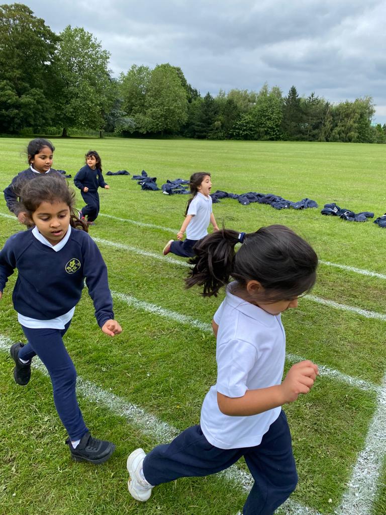 CroydonHighJnrs's tweet photo. And we finished with parachute games and some laps around the newly painted track! #reception2020 #receptionFunDay #everygirleveryday #activityfour https://t.co/QtYwVTxbvF