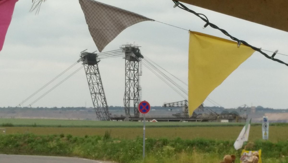 Hach Bagger, alter Bekannter, wie wär´s, einfach mal mit der Zerstörung aufzuhören?