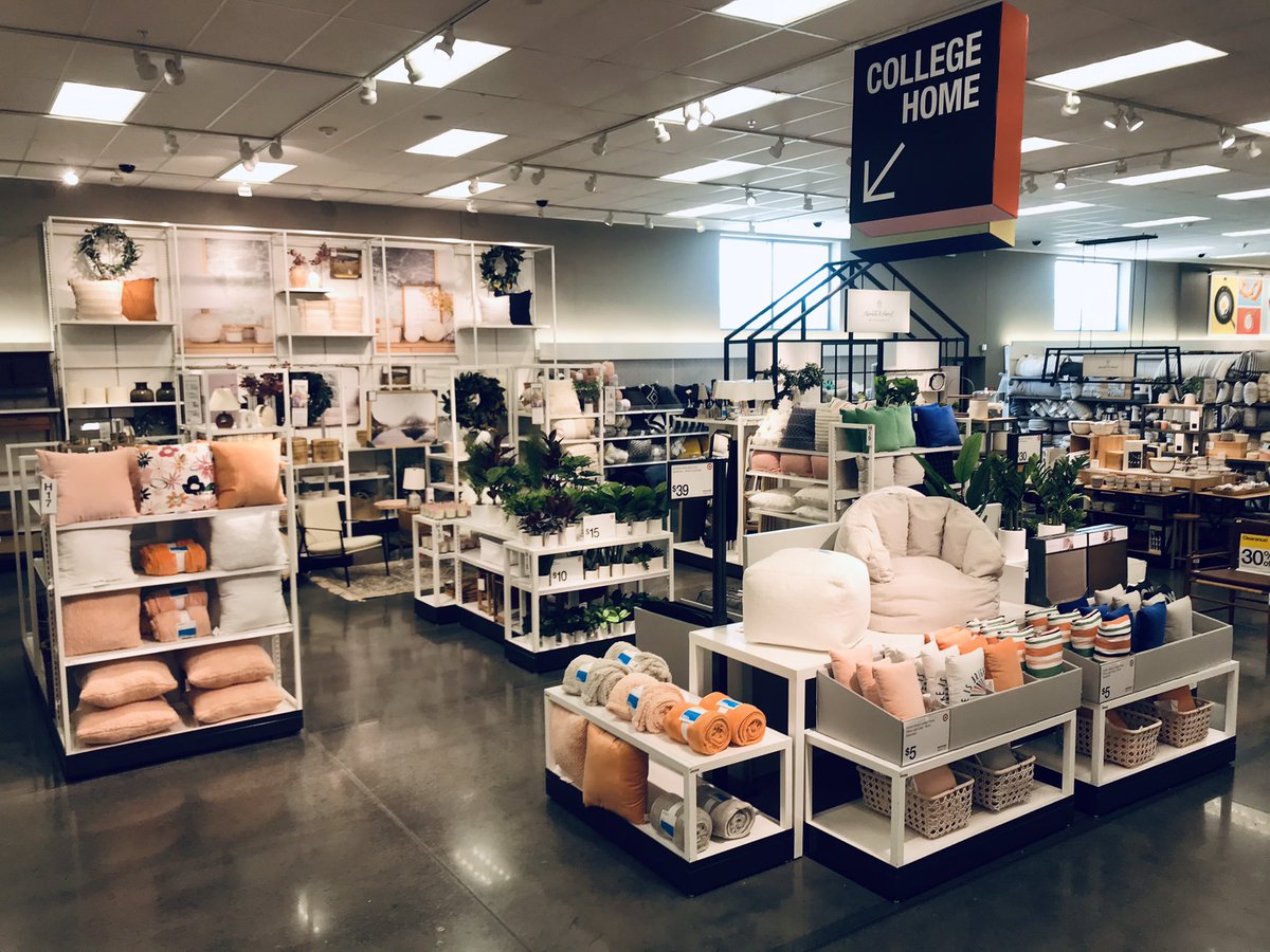 BTC looks amazing thanks to VM Sherilyn and Home DBO Brittany! #backtoschool #backtocollege #homeinnovation #TargetStyle #T2868