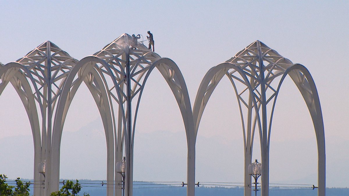 Cleaning the arches of the <a href="/PacSci/">Pacific Science Center</a>. These guys make it look easy. #dontlookdown