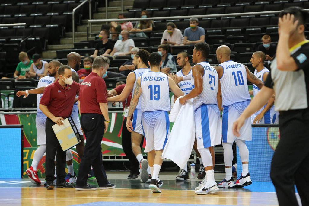 #FIBAOQT | FINAL DEL PARTIDO ¡Clasificamos a semifinales del Torneo Preolímpico! 🎉

VEN 🇻🇪 94-80 🇰🇷 KOR 

📊 Estadísticas 👉🏼  fiba.basketball/es/oqt/lithuan… 

#VamosAJugar #JuntosSomosMas