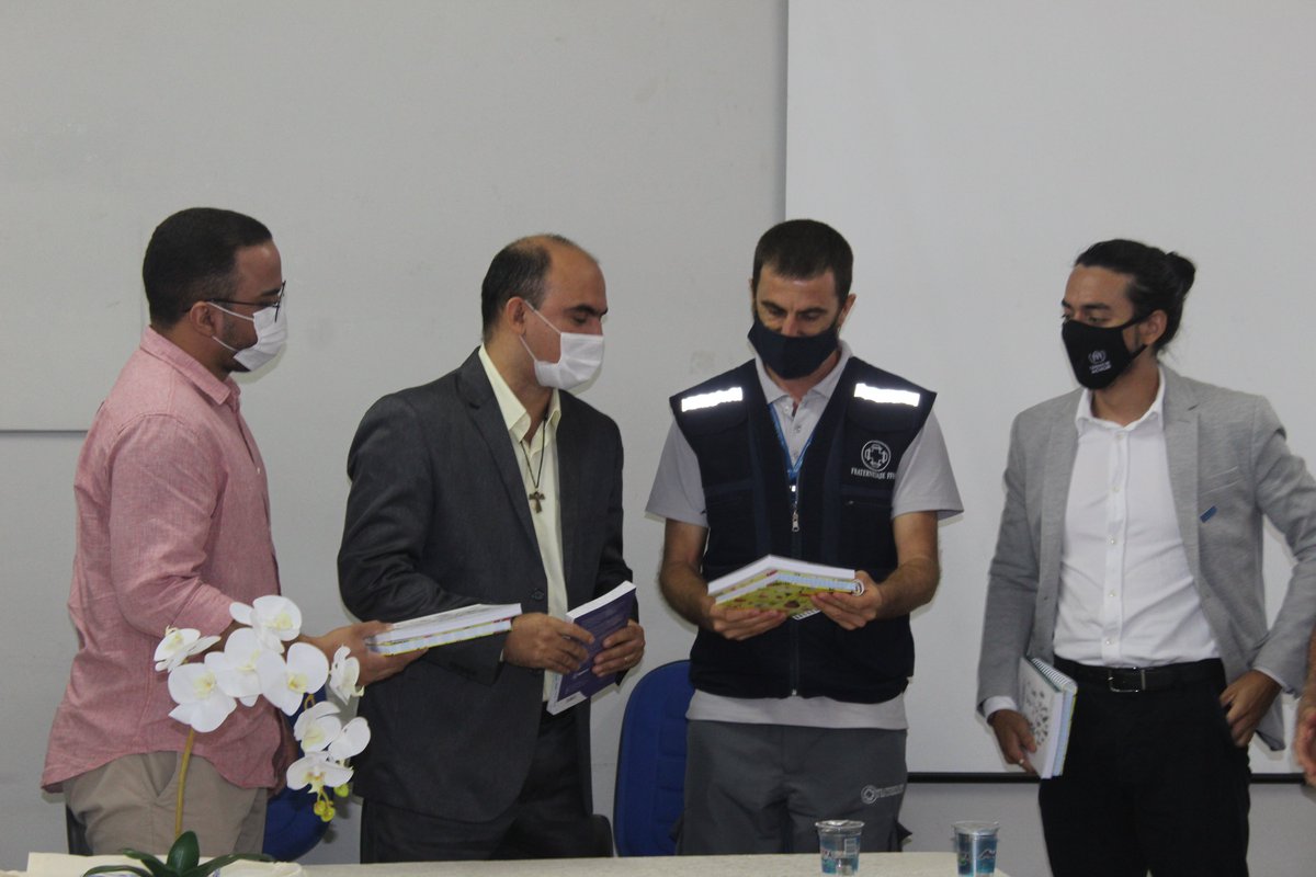 semcaspi's tweet photo. A Secretaria Municipal de Assistência Social e Políticas Integradas (Semcaspi) recebeu na manhã desta terça-feira, (30/06), no auditório, a Organização das Nações Unidas (ONU), para debater estratégias e soluções sobre os abrigos, que acolhem indígenas venezuelanos. https://t.co/r6qr8IQ7Bz
