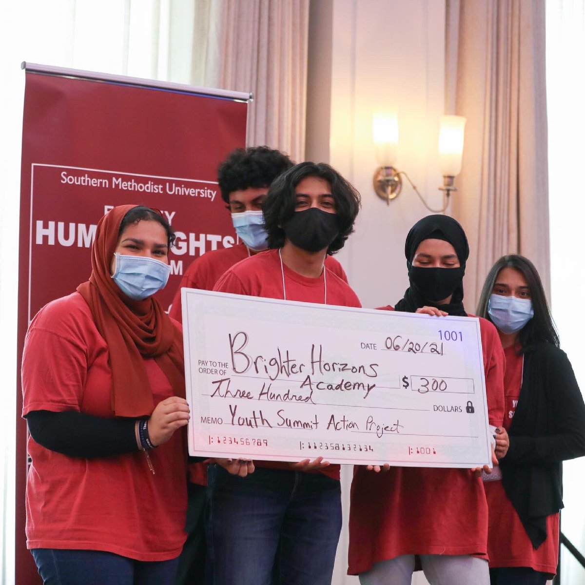 SMUHRP's tweet photo. Sixty DFW high school students showing up as changemakers. Twenty-four #SMUHumanRights students and alumni showing out as leaders. Four pitch contest winners ready to innovate. This is what #YouthSummit2021 looks like. #DemandDignity #ShowUp #ShowOut

📸 Ash Thye ‘23 https://t.co/qummrmrJKs