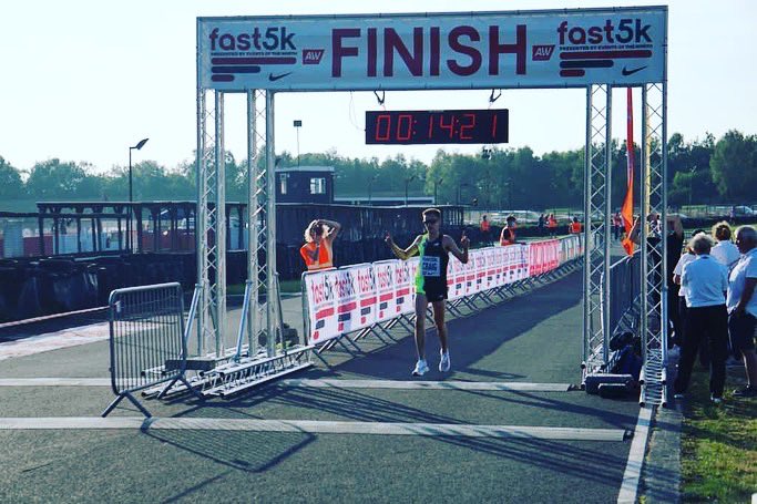 EventsOTN's tweet photo. WHAT A NIGHT!

Fantastic night of racing at the #fast5k 🏃‍♂️🏃‍♀️💨

Thank you to our wonderful partners @VincoSport @AthleticsWeekly @Nike !

And..... of course you fantastic athletes! See you soon https://t.co/aYvGLN5nb7
