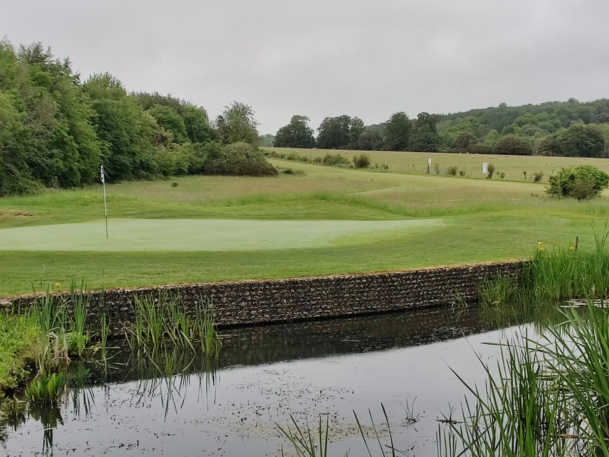 GreenieRob's tweet photo. Exciting opportunity for a permanent assistant greenkeeper on The Downs Course. Please go to https://t.co/ABWWxh3H4I and scroll down to careers. #thedownscourse #goodwood #greenkeeperjob #greenkeeper #job #turfjob #chichesterjob #golf #outsidework https://t.co/Pgmk0kD9Qt
