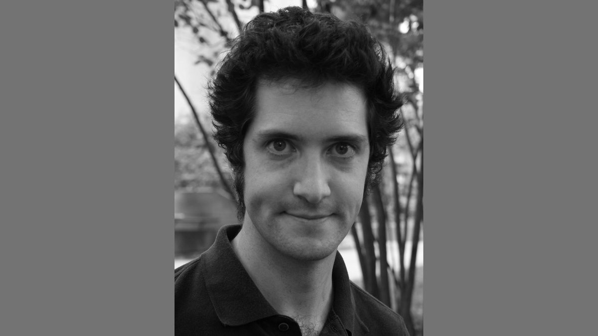 The #CDTPS is proud to announce its newest graduate, Dr. Sebastian Samur, who successfully defended his dissertation titled The Rhythmic Voyage of the Performer: A Rhythmanalysis of Three Collectives on June 29, 2021. Congratulations Dr. Samur! 
#UofT