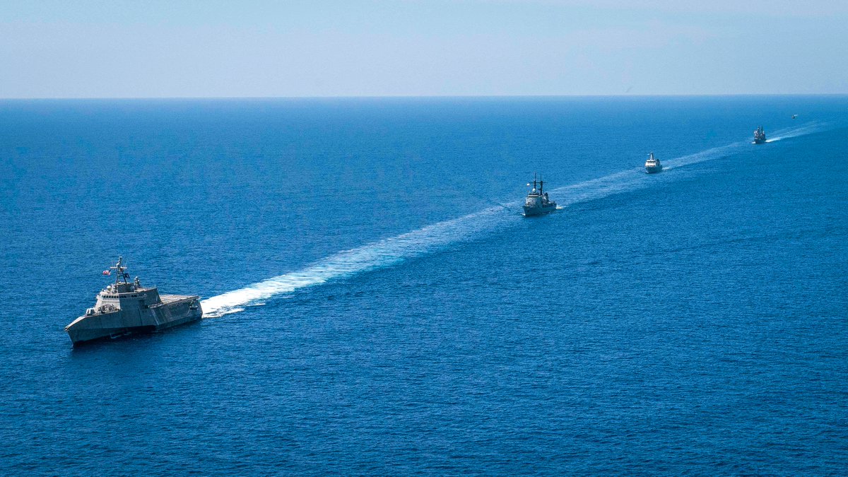 USPacificFleet's tweet photo. Exercise Cooperation Afloat Readiness and Training (CARAT) Sri Lanka concludes following multilateral 🇺🇸🇱🇰🇯🇵 training, operations at sea: https://t.co/V9wPipGS5B #NavyPartnerships #FreeAndOpenIndoPacific https://t.co/jbwSUSo4Y5