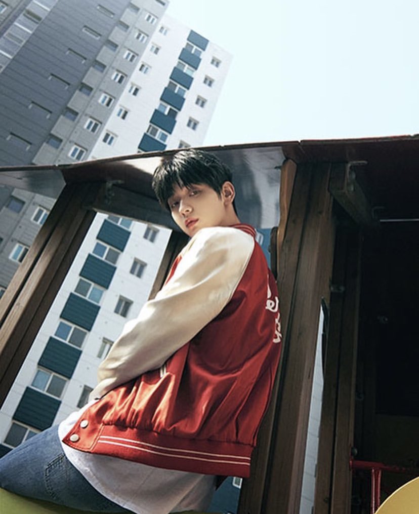 yohanisademon's tweet photo. Iβm taking off the jacket I just wanted to rep for my red team #EDENPRIDE https://t.co/zuIVErKJU2