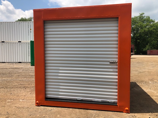 TargetBoxCA's tweet photo. Ride in style, store in style! This custom unit is out for delivery to Melbourne, Ontario. Featuring 2, 6' roll-up doors, a solid coat of orange paint, and decals by @signswoodstock.

#Storage #Harleydavidson #Bikestorage #Shippingcontainers https://t.co/hN9bOe8IcX