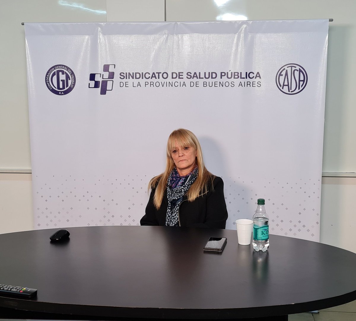 #Ahora <a href="/vascozubieta/">Zubieta Miguel Angel</a> junto a <a href="/nkreplak/">Nicolás Kreplak</a> y Mario Rovere realizan la apertura del Seminario Virtual: *ENFERMERÍA Y PANDEMIA* 👩‍⚕️👨‍⚕️
“Visibilidad y liderazgo en la gestión de los cuidados” 

📺 Seguilo EN VIVO por acá 👇🏻 
youtube.com/channel/UCWoKm…