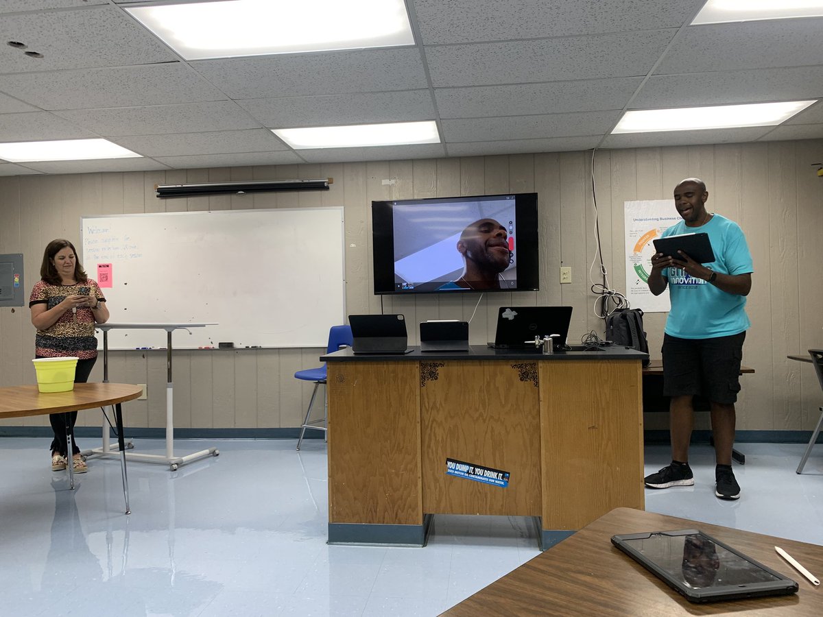 Thank you <a href="/wilthomas3/">Willie Thomas III</a> and Shelly Chudej <a href="/ElemRob/">Robinson Elementary</a> for all the cool innovative tools on the iPad!! <a href="/RRLearners/">RRLearners</a> #robinsonisd
