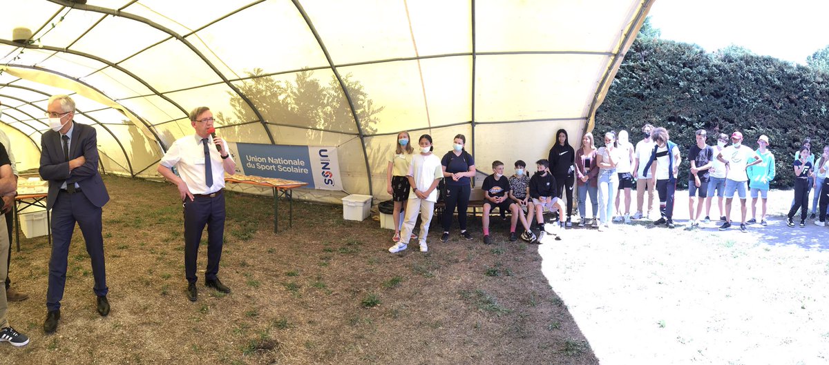 Lycée Armorin Crest tweet media