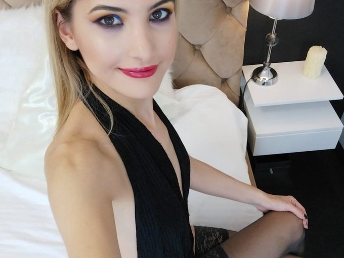 I could be yours right now! Just call me: https://t.co/Pp5zAr2Qgg  @getmenaked @HotAdultModels @bbnaked @nakedwomentime @BabeHeavenTV @Hawker881_Promo