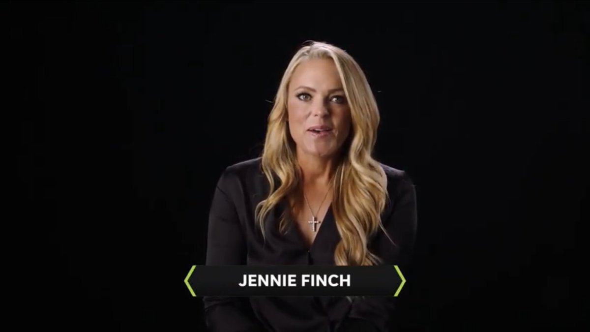 AdamDuvall's tweet photo. ‘@JennieFinch announces @pmacturk_paige of @HSTurkSoftball as the Best of Preps Softball Player of the Year

#pjspreps 
#CENTRALILHSSA #ILLINOISHSSA #USATODAYHSSA https://t.co/x19TUliwN2