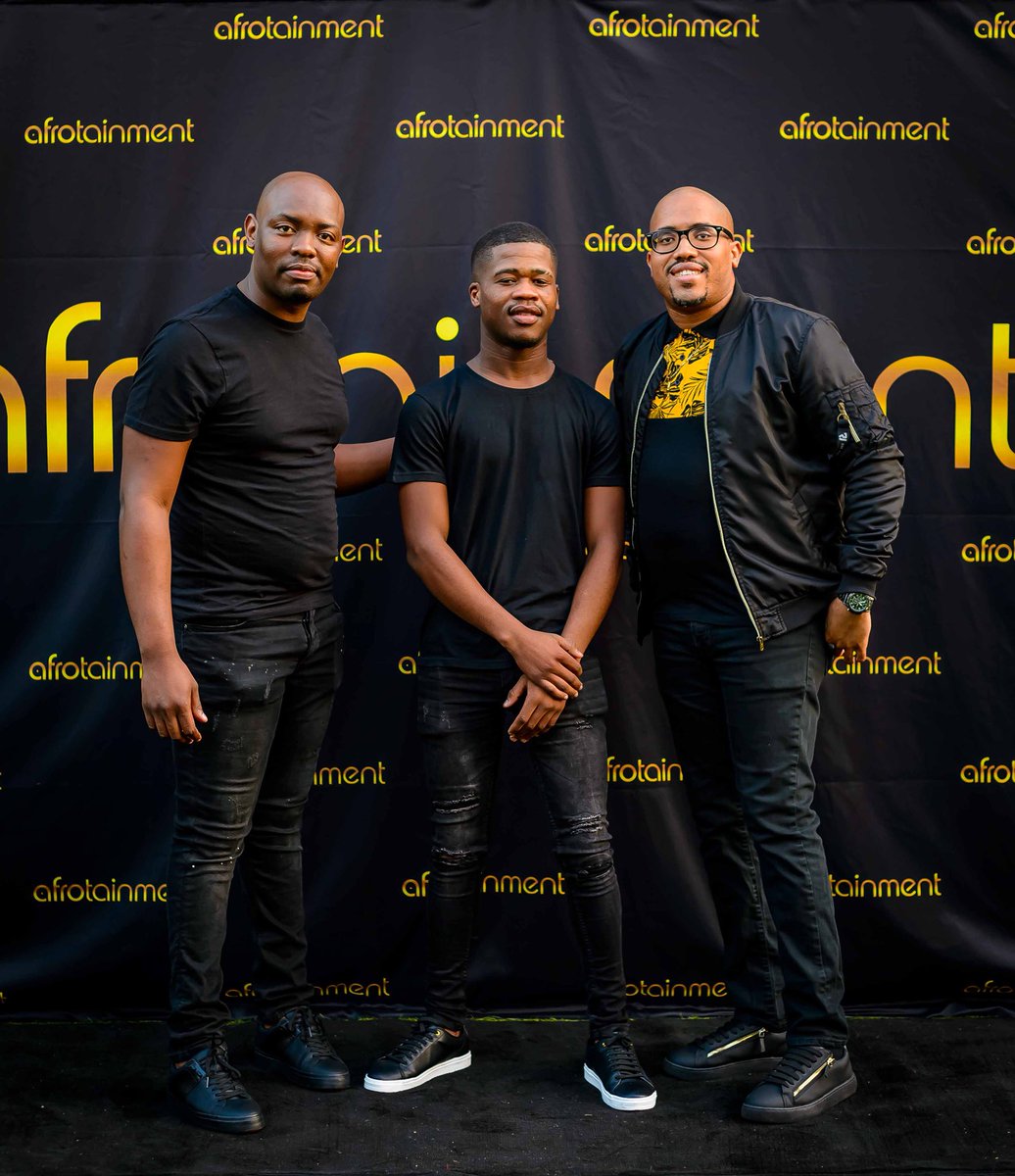 DiskwaMbewu's tweet photo. Best Promising Producer Award 🙏🏿❤️ https://t.co/lYaxuxjFdX