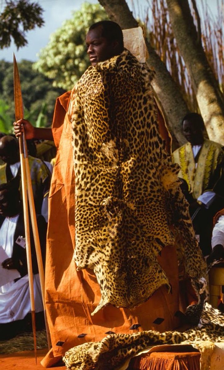 MarquesSpeaks1's tweet image. Kemet put it out on a grand scale but the culture could be found as far south as the BaKongo. The evidence is all around our beloved continent.
#kemet #taseti #tameri #kush