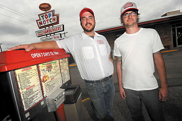 AlrightCast's tweet image. Have you watched Dazed and Confused? 

In addition to our film discussion, we are thrilled to have a chat with the co-owner of @TopNotchAustin, Kelly Chappell, the filming location of the iconic "Alright, Alright, Alright" scene.

Chapter 1 drops 7/2!