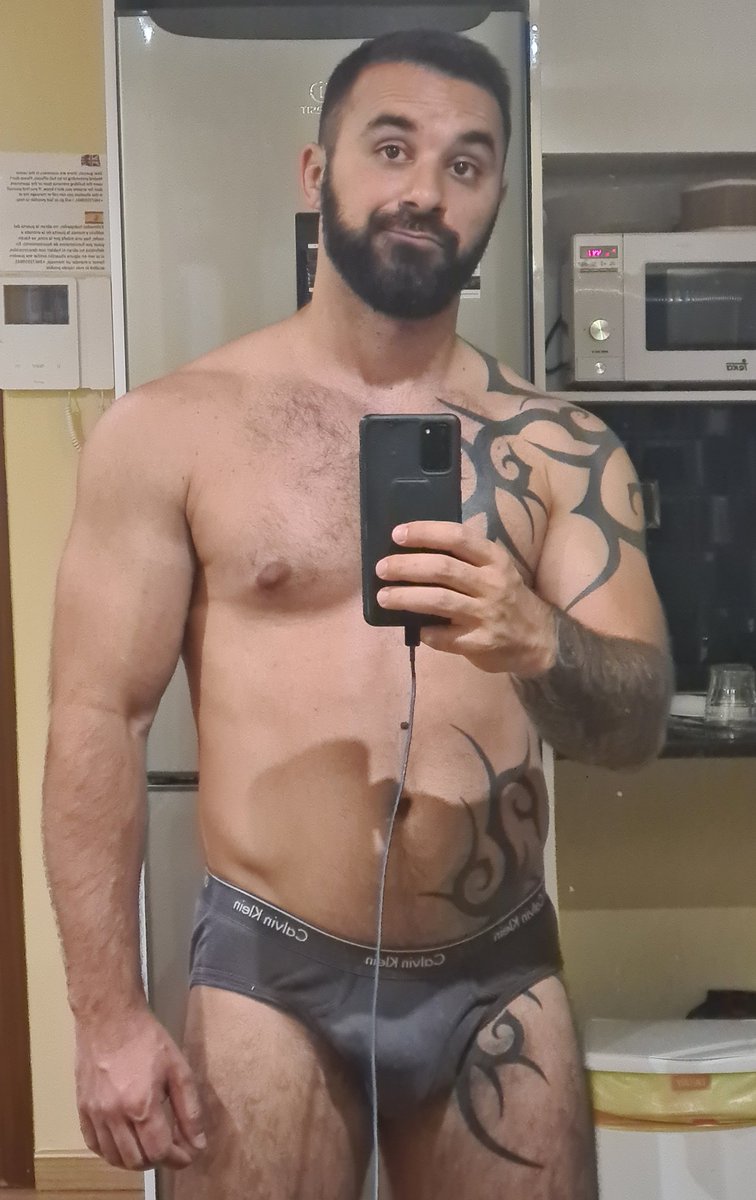 Good night everyone. Sigueme en mi onlyfans.com/xaviduranxxx...
