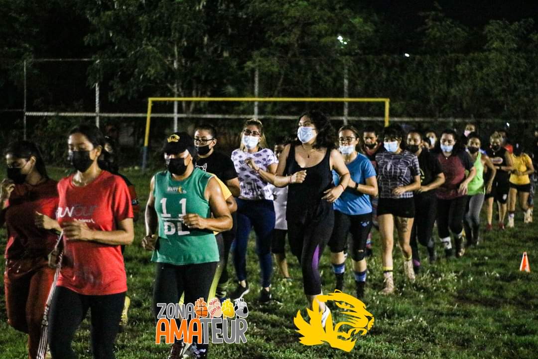 FBALeonasYuc's tweet photo. ¡Juntas practicamos 
Unidas jugamos!
¡TODAS ESTÁN INVITADAS!
#WeareAFAFFY
#FBAFemenil2021 #FemenilYucatan2021 #FootballYucatan
#FBA
#uncoachdice
#marquetingdeportivo
#CEFF 
#Football
Leonas de Yucatán 
@CoachLuisOrtiz https://t.co/196n2BuGzB