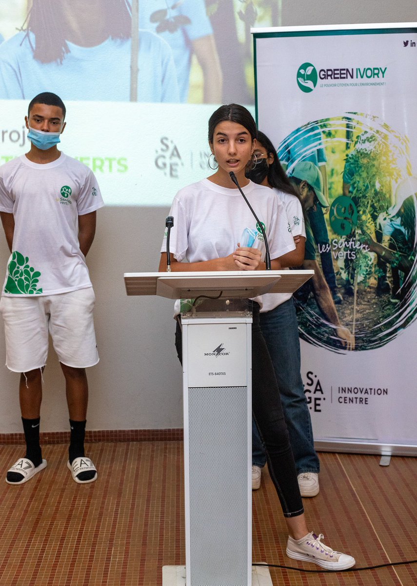 GreenIvory1's tweet photo. 🌿𝗟𝗘𝗦 𝗦𝗘𝗡𝗧𝗜𝗘𝗥𝗦 𝗩𝗘𝗥𝗧𝗦 - Cérémonie de clôture et remise d’attestations aux bénéficiaires du programme. Plus de 50 bénéficiaires directs et environ 1000 bénéficiaires indirects.
#GreenIvory_Ong #SentiersVerts #Environnement #Civ225 #SageInnovationCentre https://t.co/Su9fYQU3rc