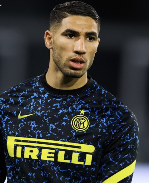 TransfertM's tweet photo. #Mercato 🔄 : 🚨 C'est confirmé : Achraf Hakimi va s'engager ce jeudi avec le PSG. 

Le latéral va signer un contrat de cinq ans. L'opération avoisine les 60 M€ .

(@RMCsport) https://t.co/8QkqK536uU