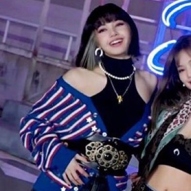 _NE0TAE0X0's tweet photo. i love this jacket becoz my main girl bias wore this too in LSG 🥺#ARMSHARE #ARMSHARExGun https://t.co/RgXhrgWedE