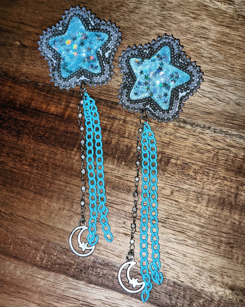 debanawen's tweet photo. i have these four earrings available and i would love to have them bought and shipped by Saturday. money towards family housing needs. 

support Indigenous creators, buy native made, not "native inspired".

https://t.co/kAqp8LERpt https://t.co/xh69eMloua