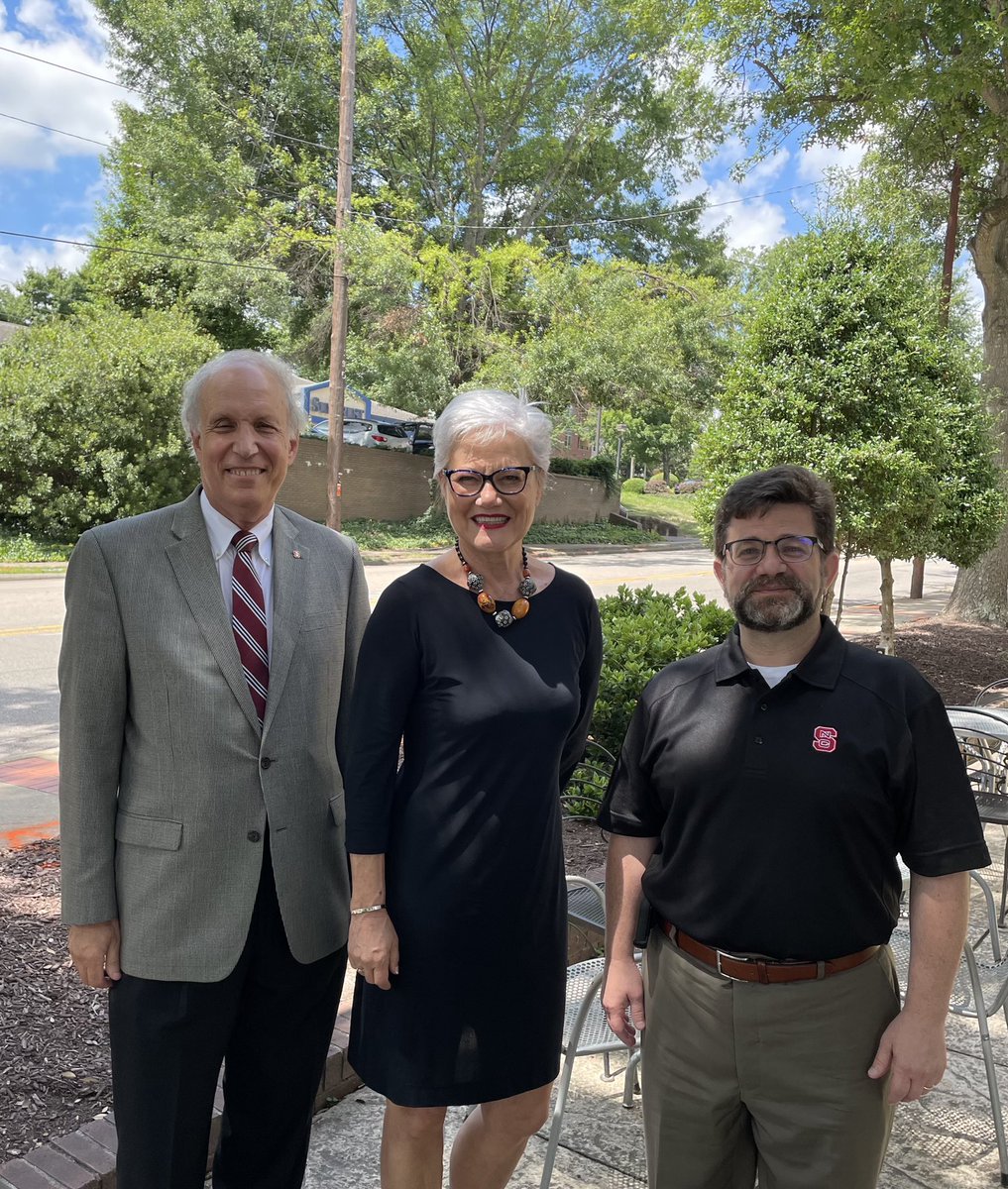 KoosjeVries's tweet photo. Great meeting with Thomas J White and Stephen Kalland of @NCState @NCCleanTech talking about opportunities in #greenmobility 

#rvo #ElectricVehicles #AutonomousVehicles https://t.co/LjUZb7C2bt