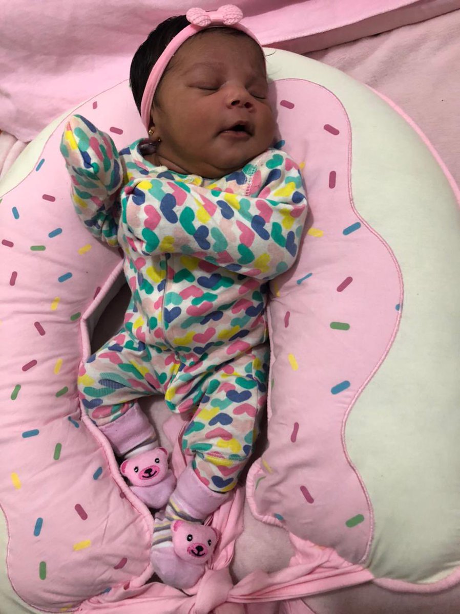 oficialthaa's tweet photo. Mamãe é apaixonada por você, minha bonequinha!!!👧🏻🥺😩😍❤️💗 https://t.co/iLMOAtwT2I