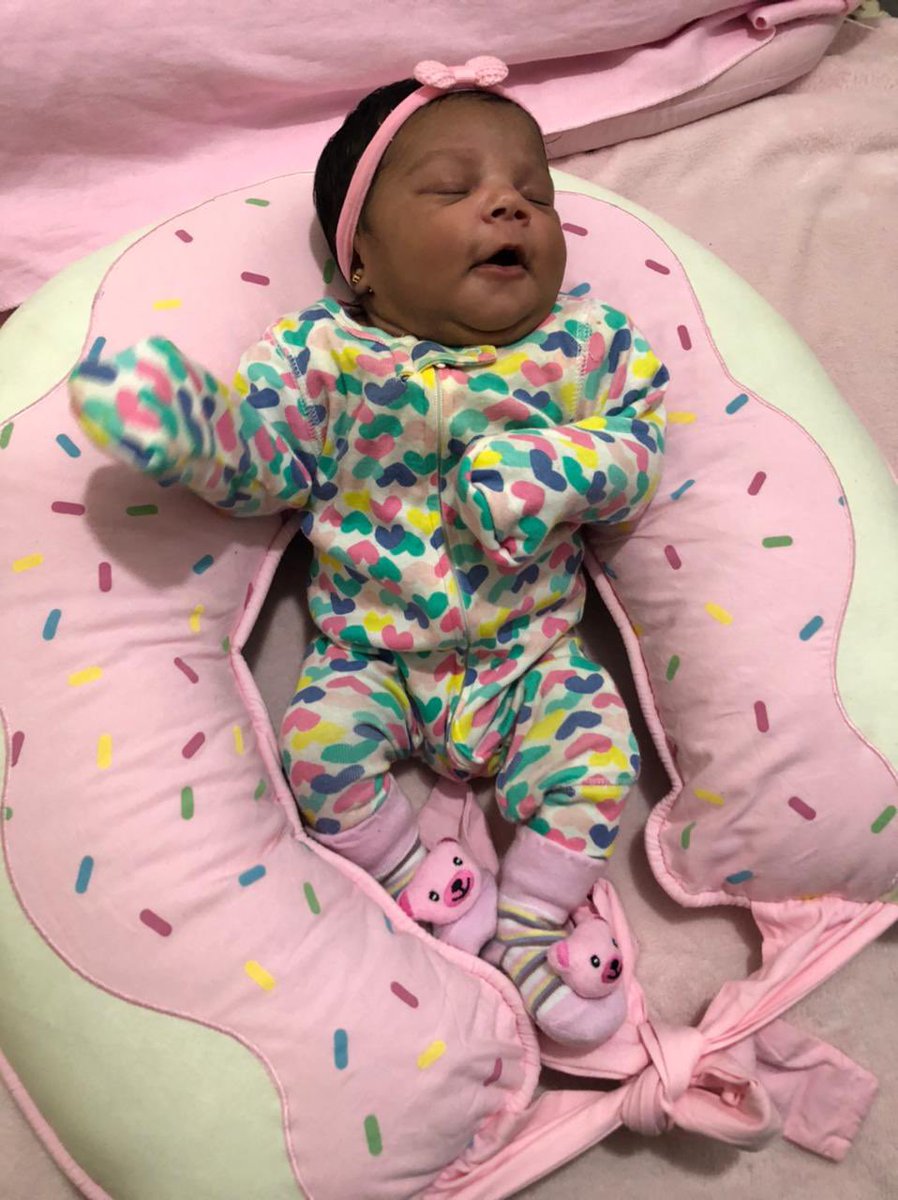oficialthaa's tweet photo. Mamãe é apaixonada por você, minha bonequinha!!!👧🏻🥺😩😍❤️💗 https://t.co/iLMOAtwT2I