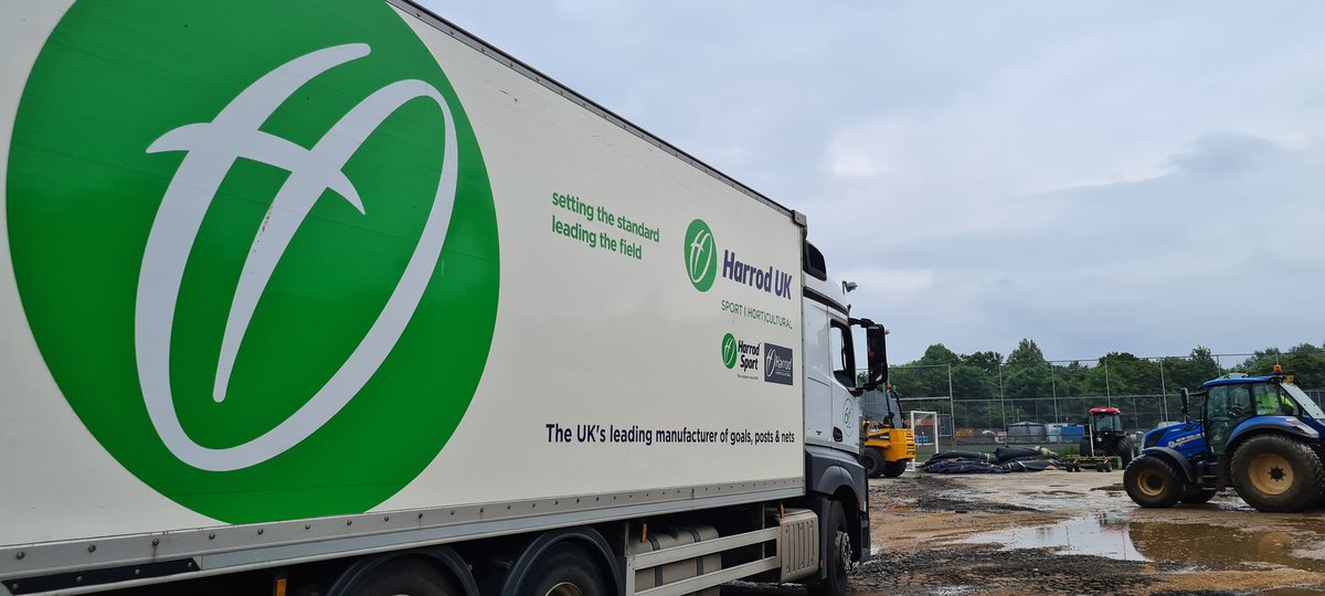 DAY 29 <a href="/EastleighFC/">Eastleigh FC</a>

Fibresand rootzone installation is going well, the <a href="/Inscapesonline/">Inscapes</a> guys are spreading the kindly donated material from <a href="/SouthamptonFC/">Southampton FC</a> &amp; <a href="/Johnnnn92/">John Wright</a> 

Irrigation system testing carried out &amp; looks great.

And an exciting <a href="/HarrodSport/">Harrod Sport</a> delivery to end the day!