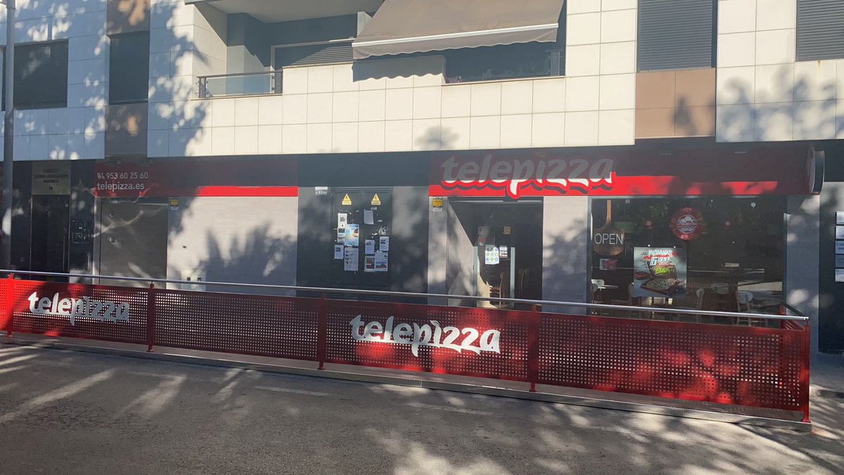 CFCiudadLinares's tweet photo. 👏🏻 GRACIAS @pizzalinares por haber sido parte importante y contribuir a que sea inolvidable para organizadores y participantes.

ℹ️ Todos nuestros patrocinadores están recibiendo el cartel en recuerdo de la 2ª Edición del Campus. https://t.co/34LqS6VZ97
