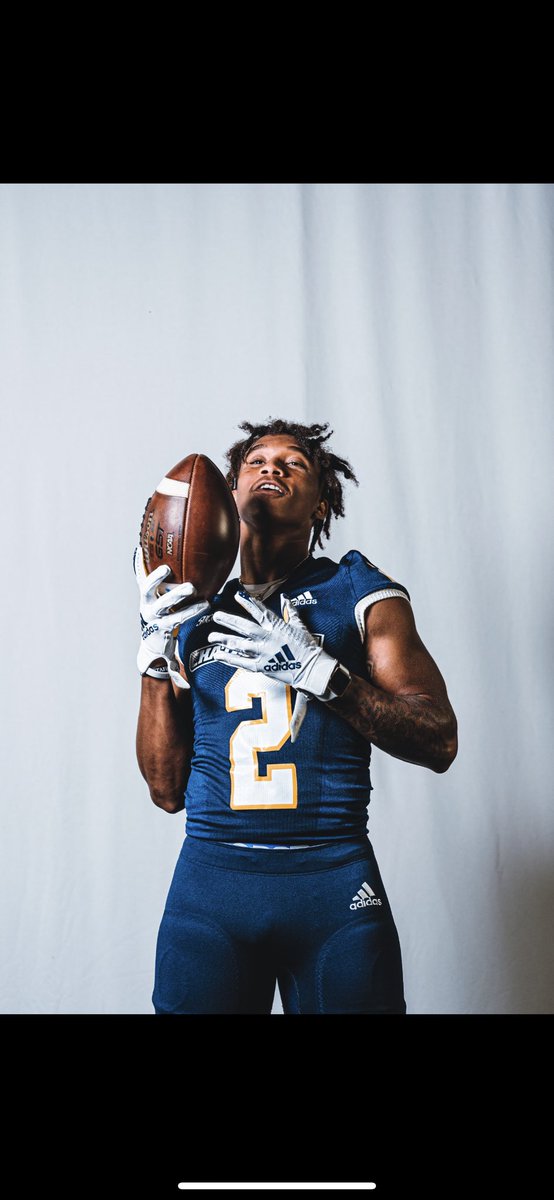 deandresc tweet media