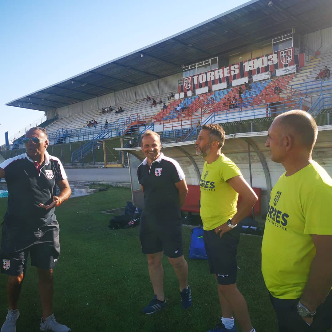 sef_torres's tweet photo. SETTORE GIOVANILE TORRES 🔴 🔵

Triangolare di fine stagione #Giovanissimi #Allievi #Juniores

#forzaTorres 💪 https://t.co/MrwngeKZbQ