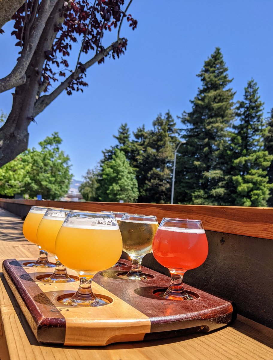 HenHouseBrewing's tweet image. No sighting of the mountain lion...just views and brews for your enjoyment 🌞.

#hotflightsummer #catchflights #HenHouseBrewing #stoked